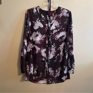 Simply Vera Vera Wang Floral Button Top Size Medium with Belt